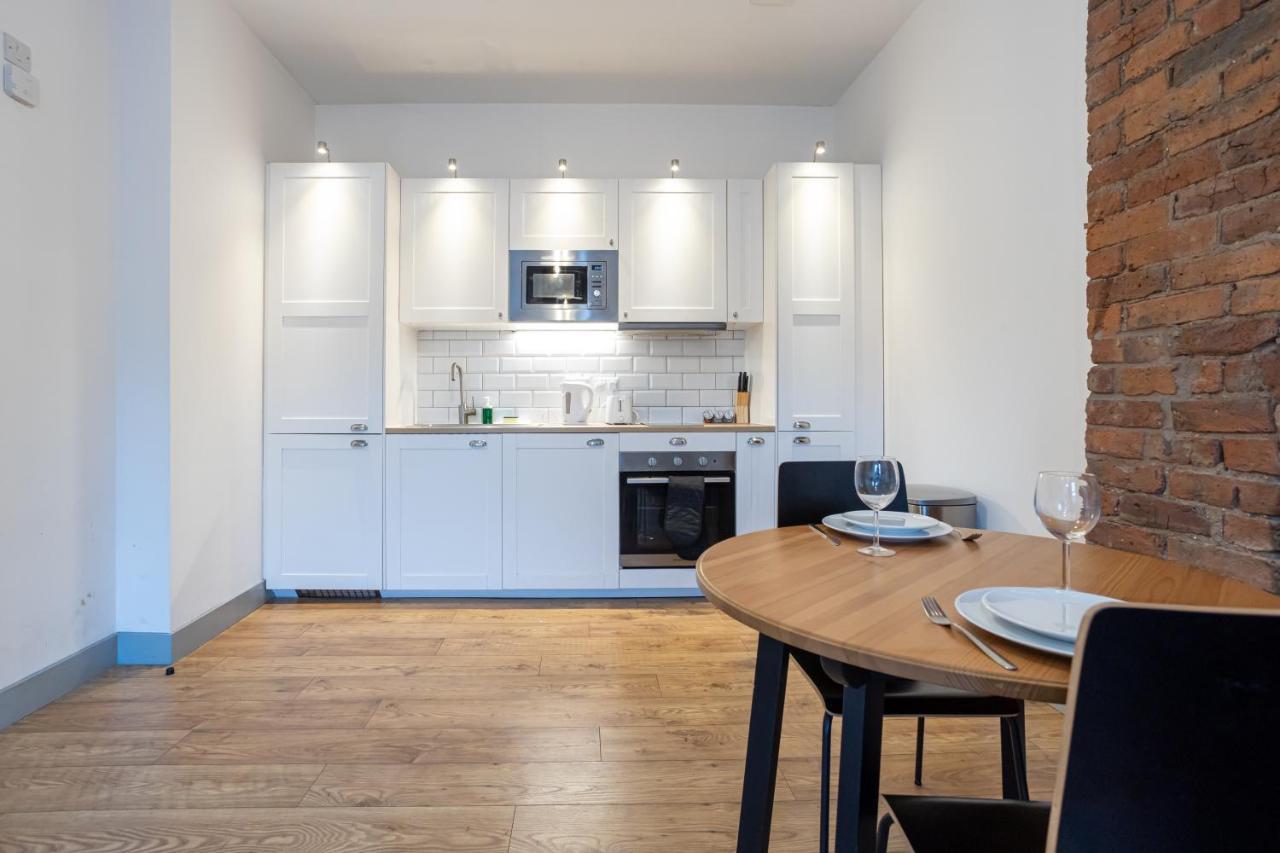 Pillo Rooms Serviced Apartments - Salford Манчестер Экстерьер фото