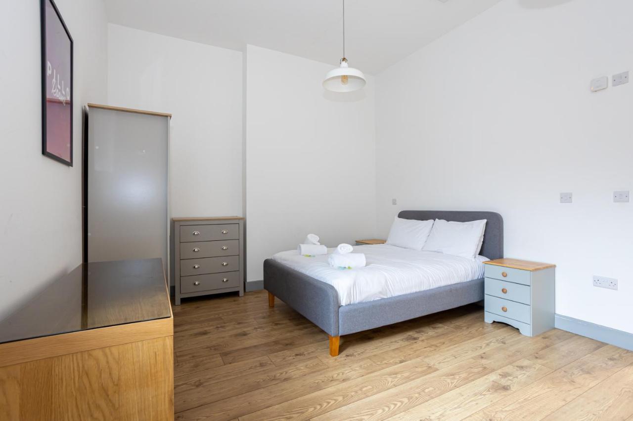 Pillo Rooms Serviced Apartments - Salford Манчестер Экстерьер фото